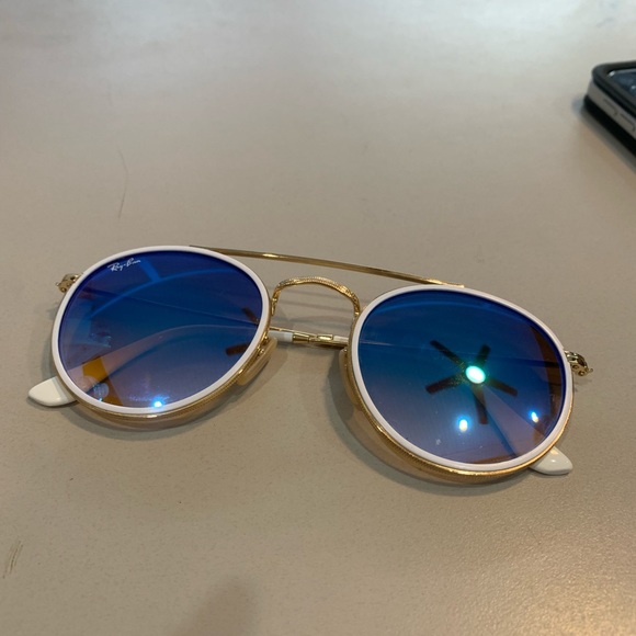Authentic Round Blue Ray Bans - Picture 4 of 4